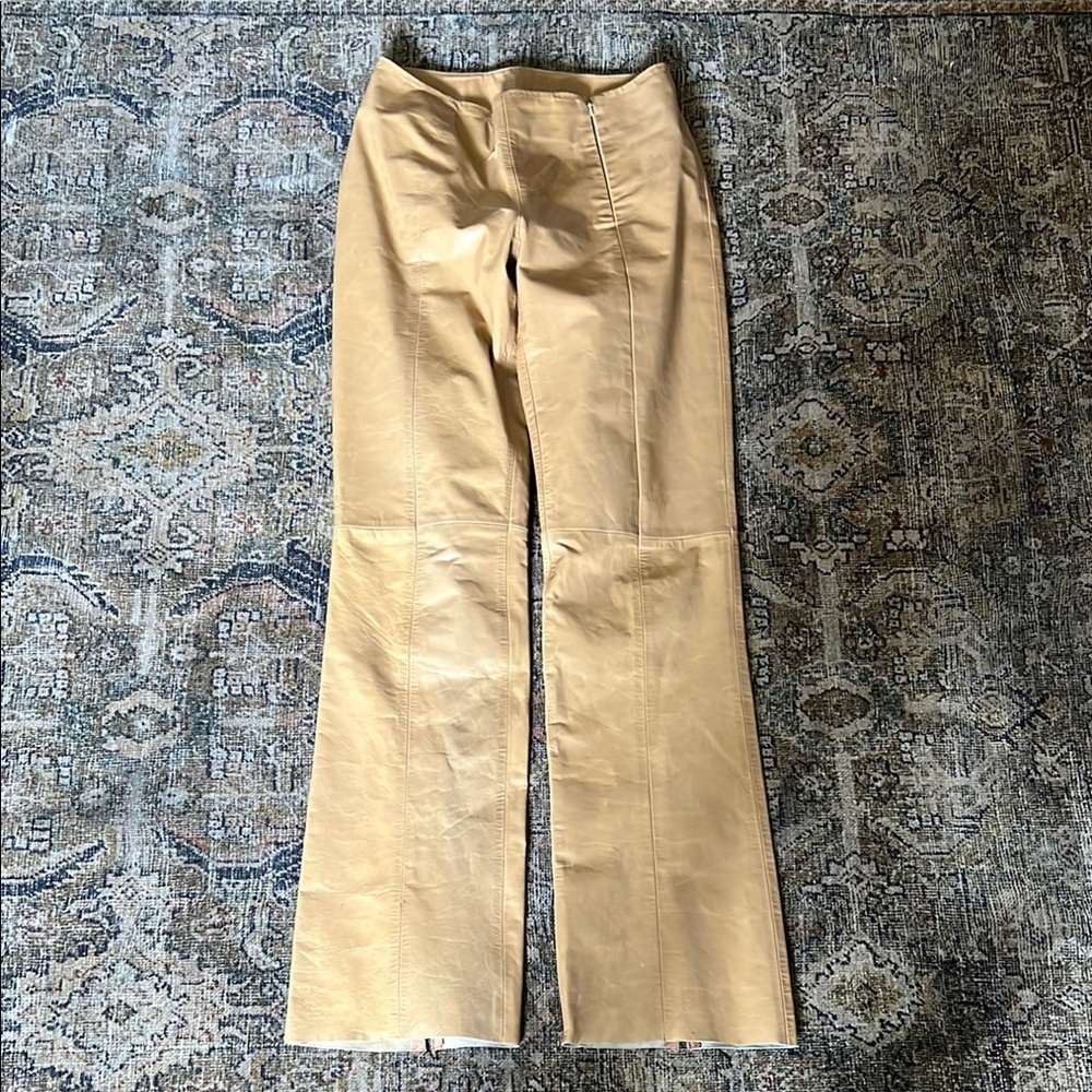 Elements by Vakko Tan 100% Leather Pants Size 4 Straight Leg
Zipper Ankle